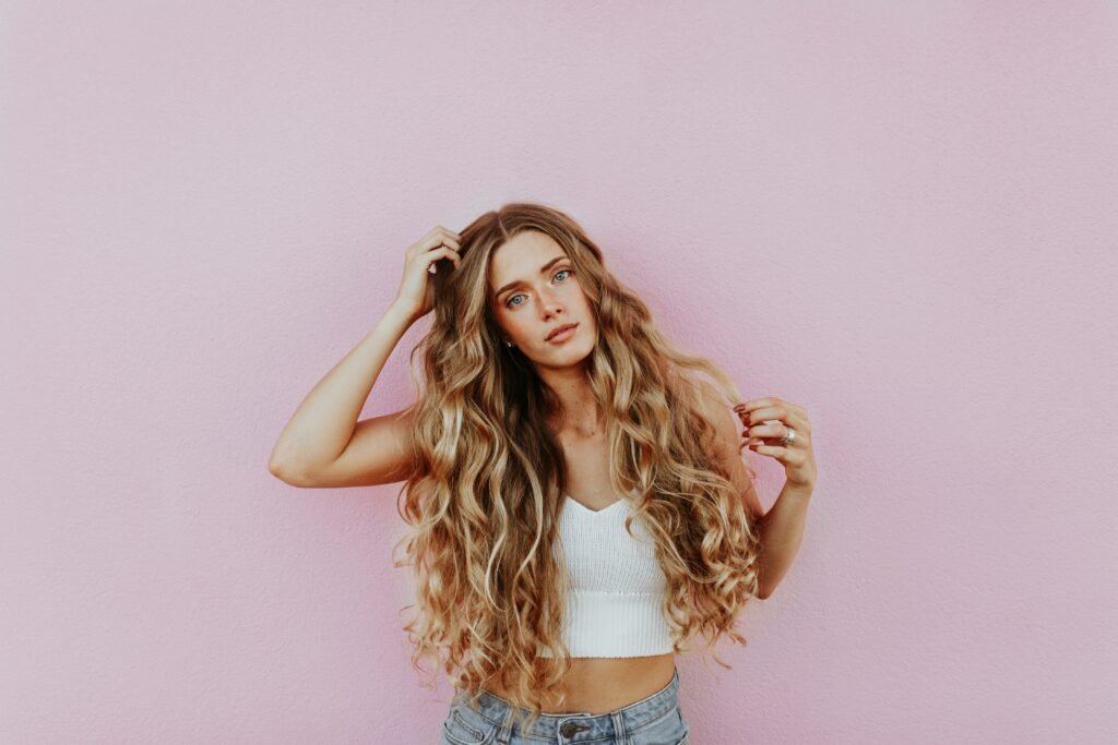 Wavy Hair Guide: Types, Styles, and the Best Cuts for Effortless Glam