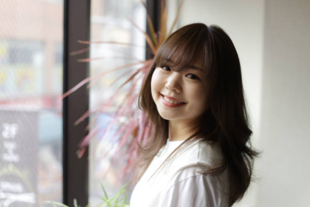 Digital Perm vs Cold Perm: Which One Actually Suits Your Hair? styling digital perm vs cold perm at home